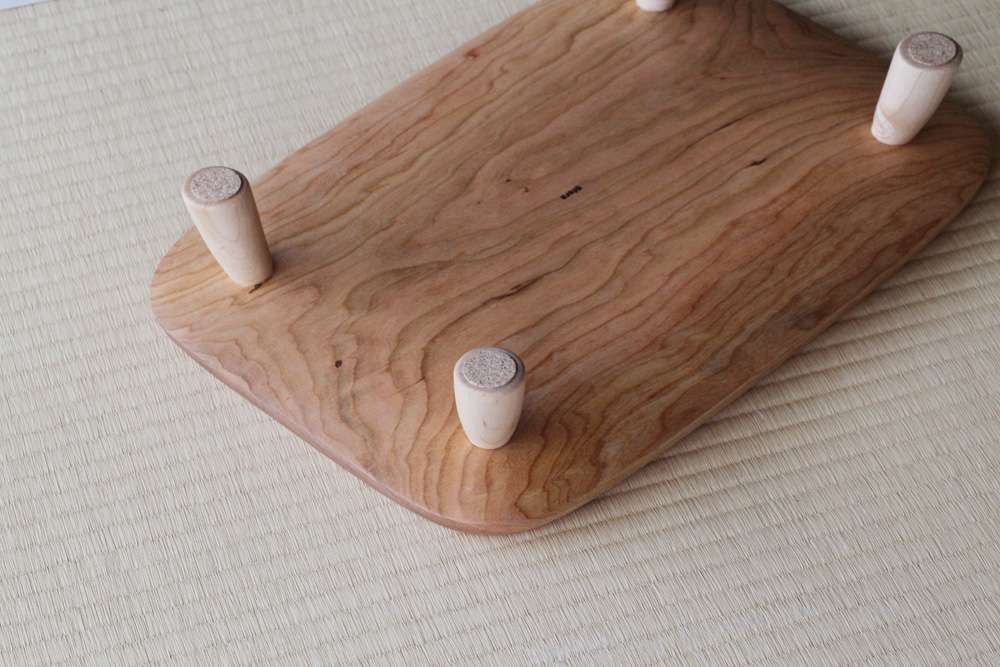 脚付きトレイ チェリー×メープル