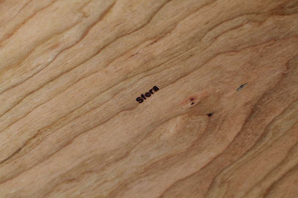 脚付きトレイ チェリー×メープル