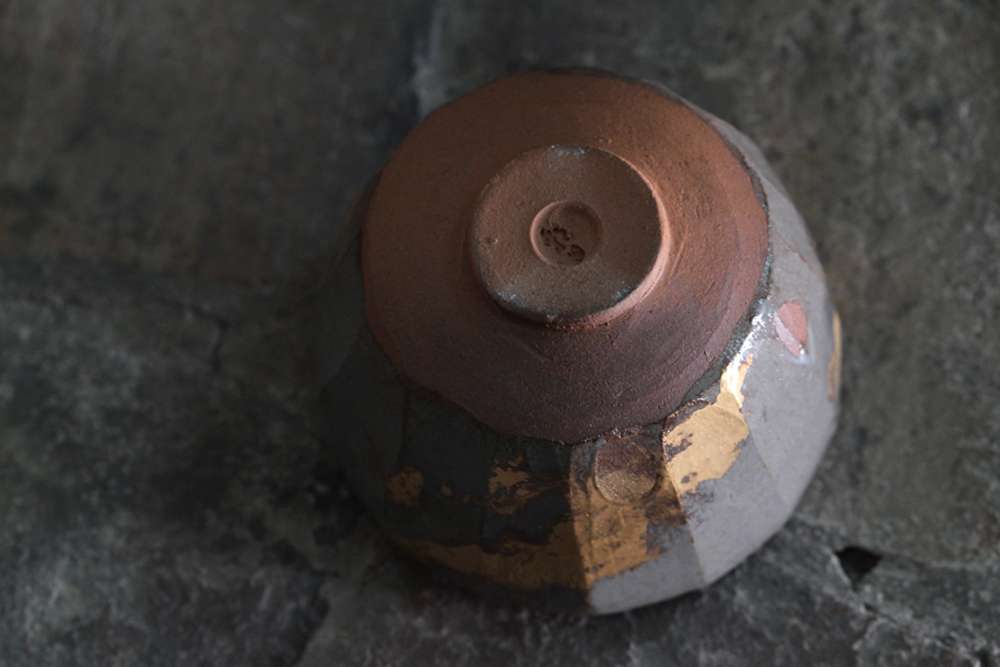 茶盌 紅鹿背金彩　十六世豊斎作