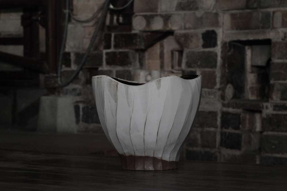 花入 粉引 砧形 十六世豊斎作