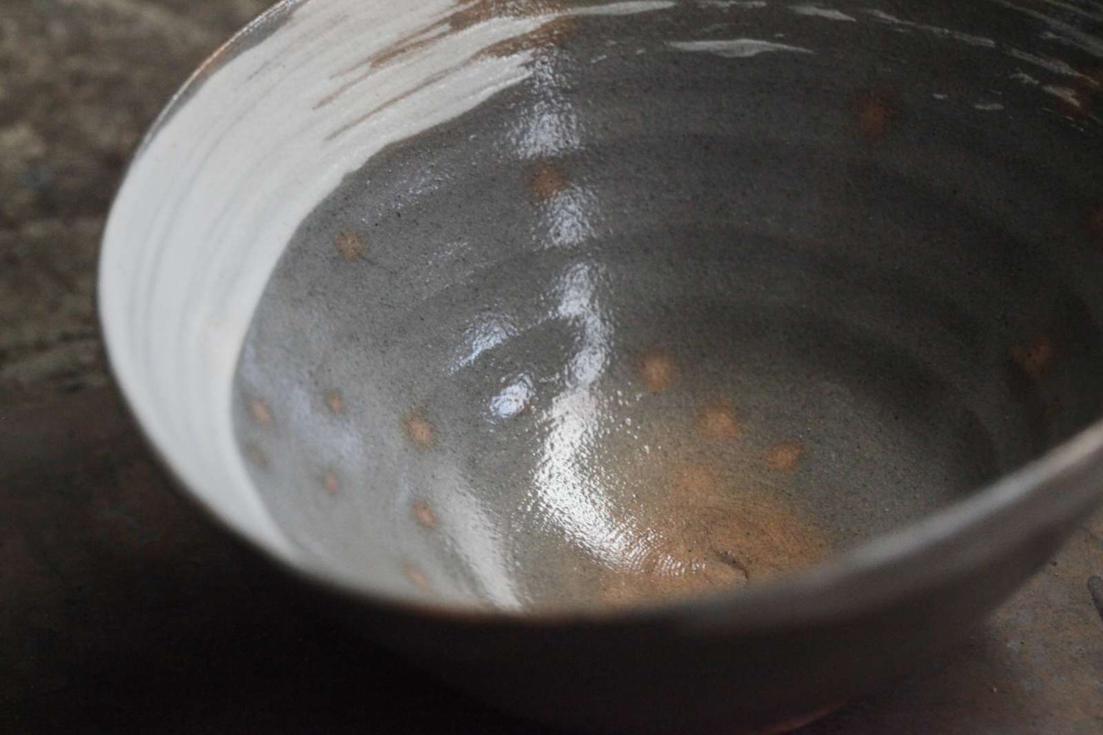 茶盌 紅鹿背 刷毛目 / 十六世豊斎作